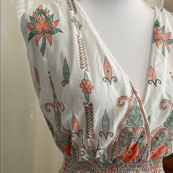 Cream V-Neck Sleeveless Resort Maxi Sundress - Picture 4 of 13